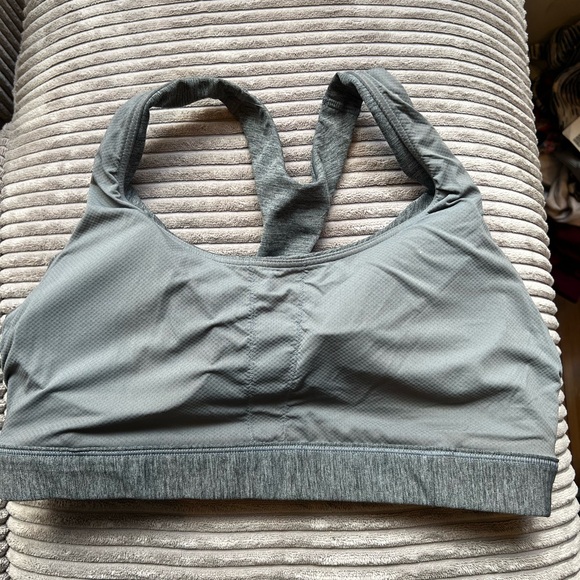 Athleta Ultimate Sports Bra | A-C Cup, Medium | Grey - Picture 4 of 4